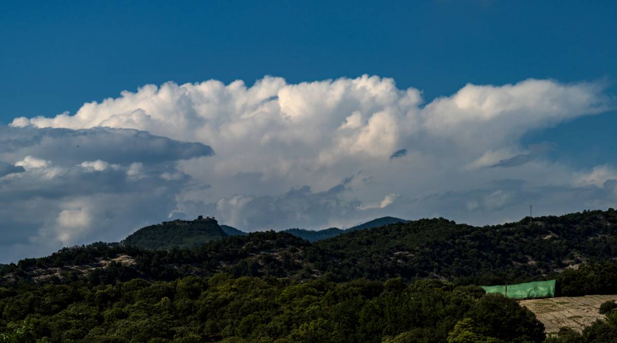 El Meteocat amplia els avisos per tempestes: 12 comarques en alerta