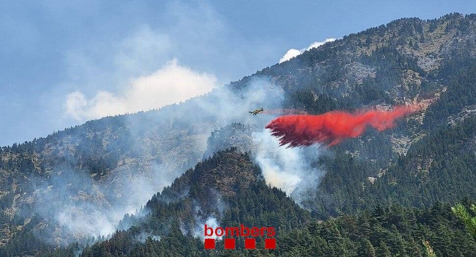 Revifa un incendi a l'Alta Ribagorça i forma un pirocúmul