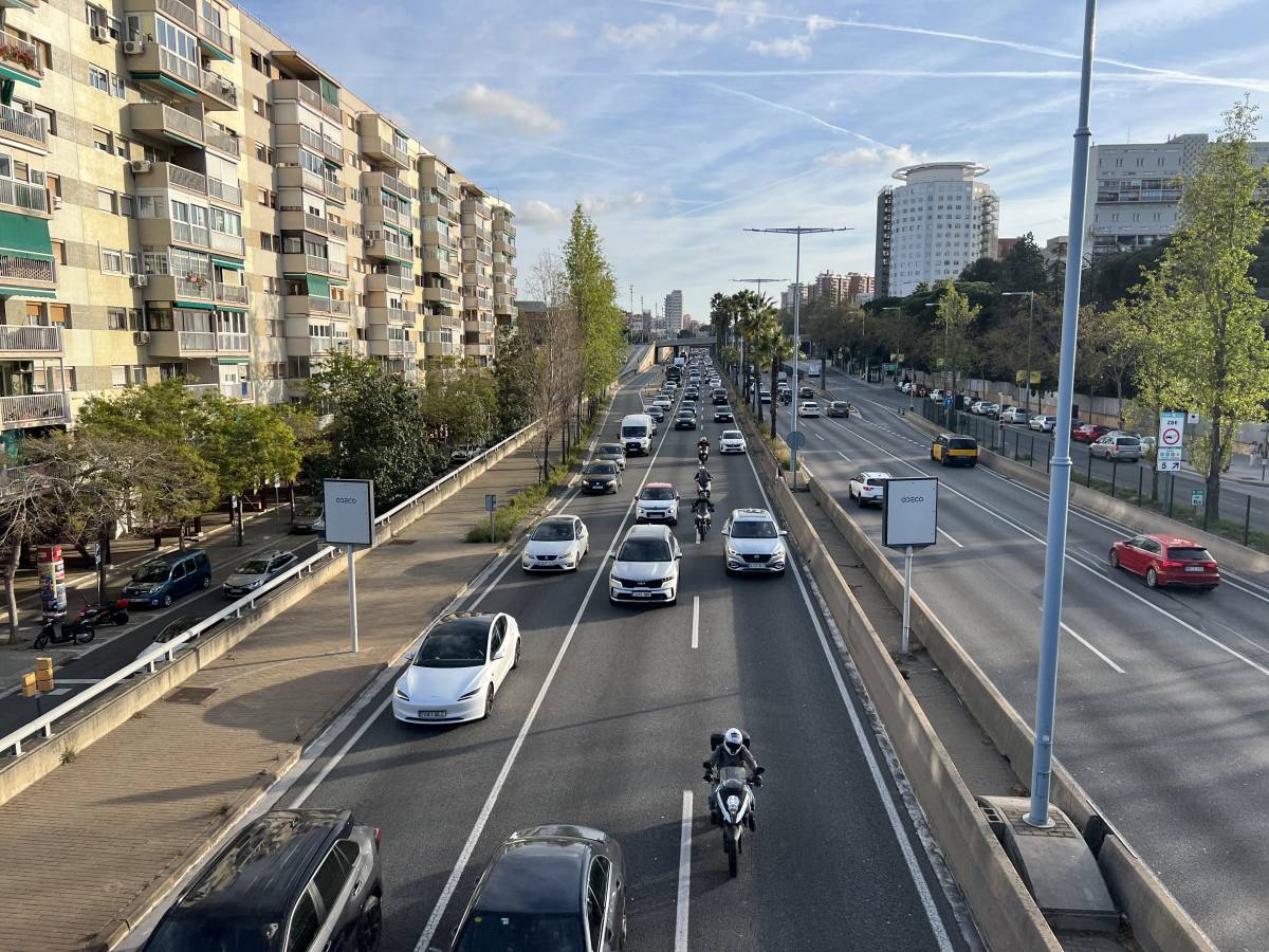 La ronda de Dalt tindrà des de dilluns un carril tallat per sentit entre les sortides 5 i 6