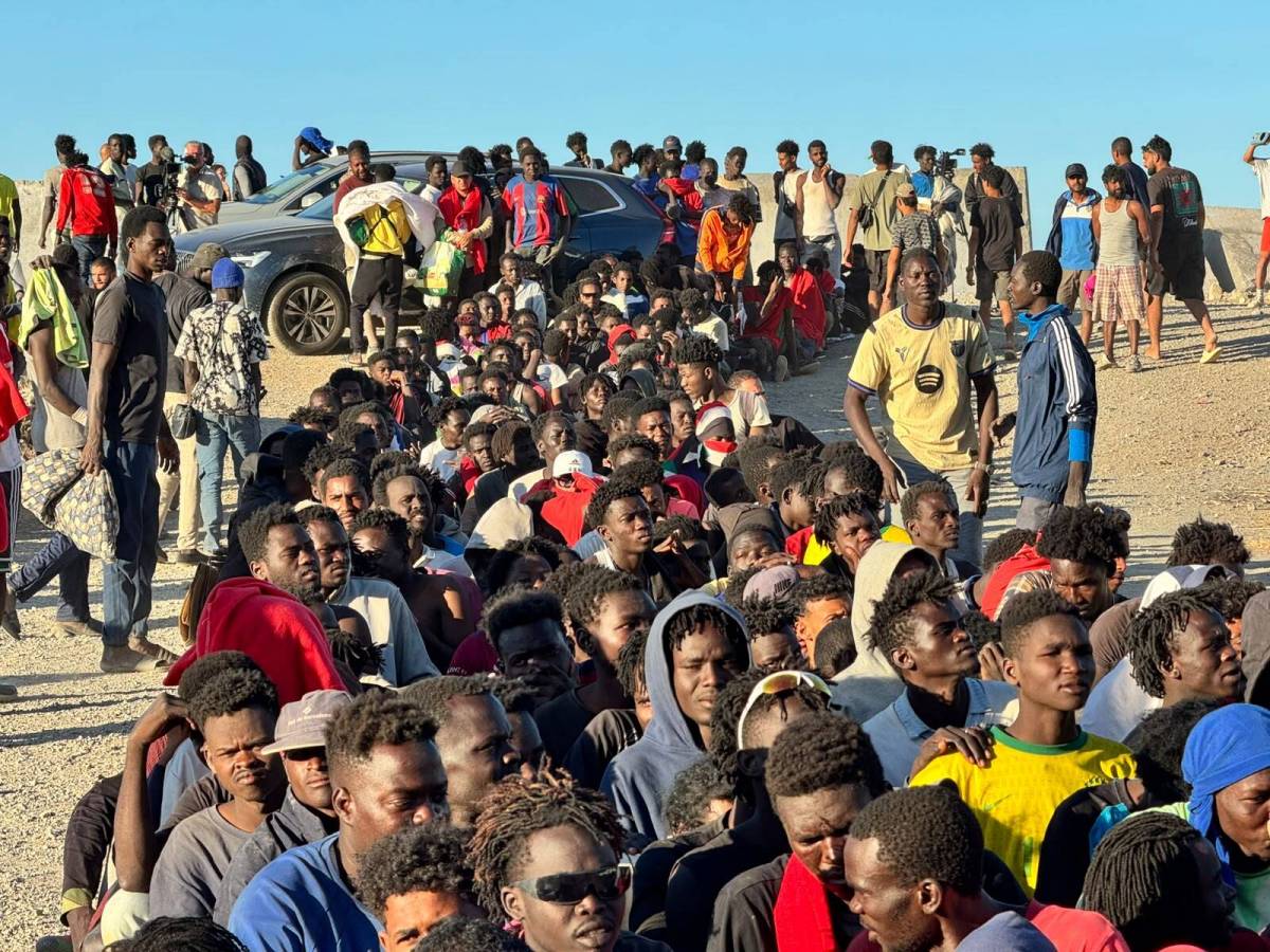 Marlaska assegura que 70.000 dels 72.000 migrants que van entrar a Ceuta ja han tornat al Marroc