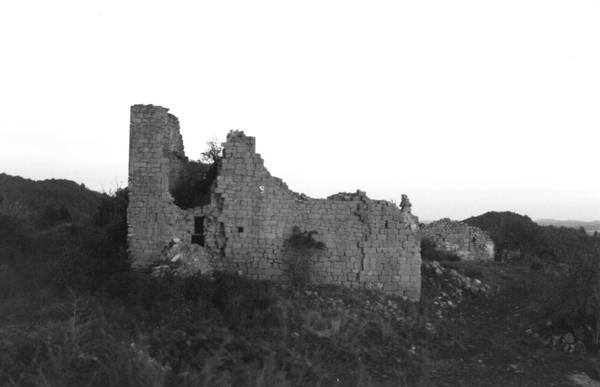 Organitzen la tercera edició de «Gastronomia i Patrimoni als capvespres d’estiu» amb activitats al Castell de Llobera i a la roureda dels Quadrells