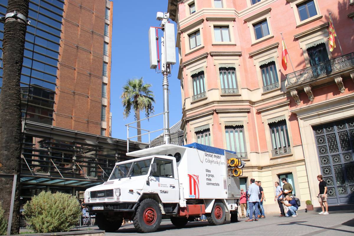 Interior incorpora un vehicle que ajuda a mantenir les comunicacions dels ciutadans en casos d’emergències
