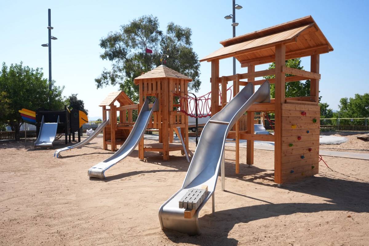 FOTOS | Així són els nous jocs de l'àrea infantil de Can Gambús 