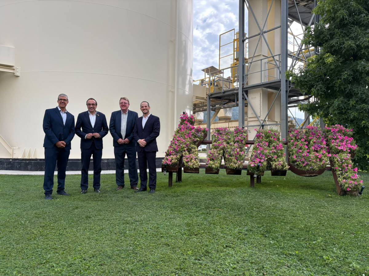 El president del Parlament visita la planta de Knauf a Guixers