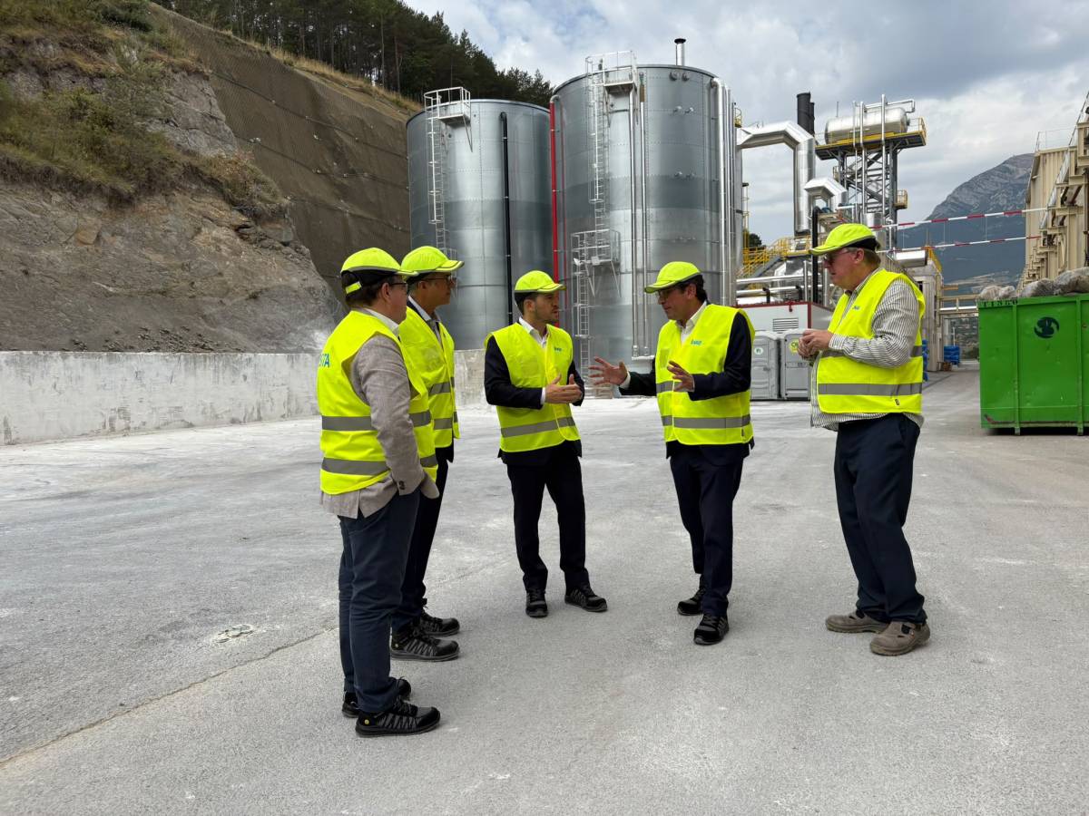 Visita de Josep Rull a la Knauff de Guixers - Visita de Josep Rull a la Knauff de Guixers