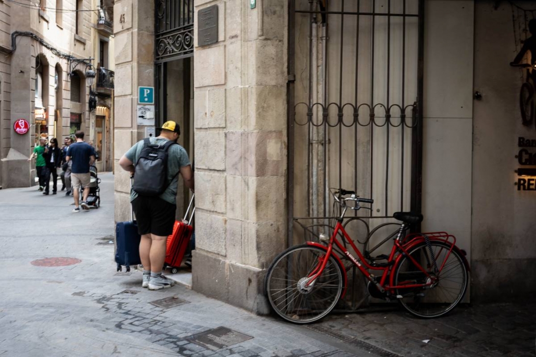 El futur dels pisos turístics esvera Catalunya: totes les cares del xoc per la nova regulació
