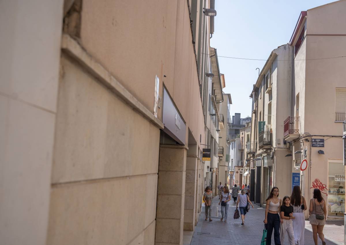 Carrer Cremat - Nebridi Aróztegui Carrer Cremat