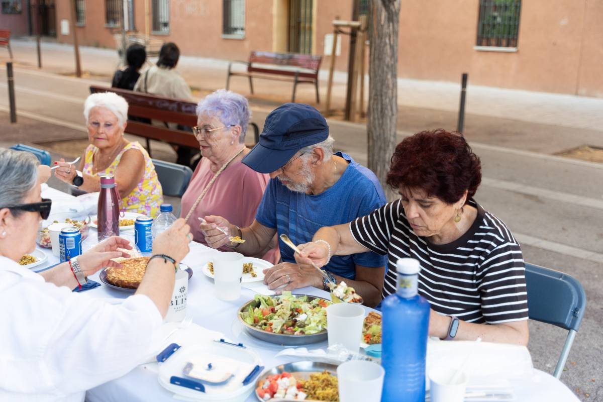 Sopars a la fresca al barri de Campoamor - DAVID CHAO Sopars a la fresca al barri de Campoamor