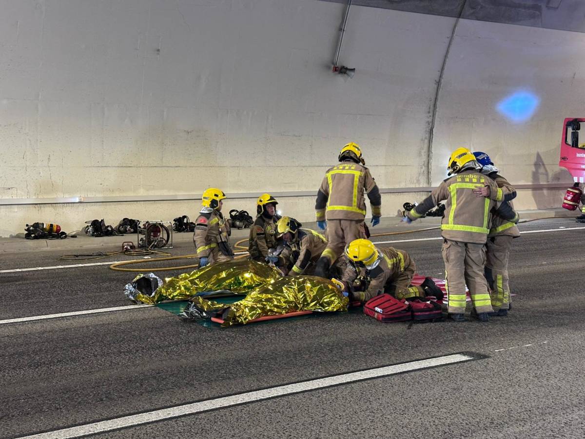 Els bombers també intervenen en accidents de trànsit i tota mena de situacions d'emergència - ACN