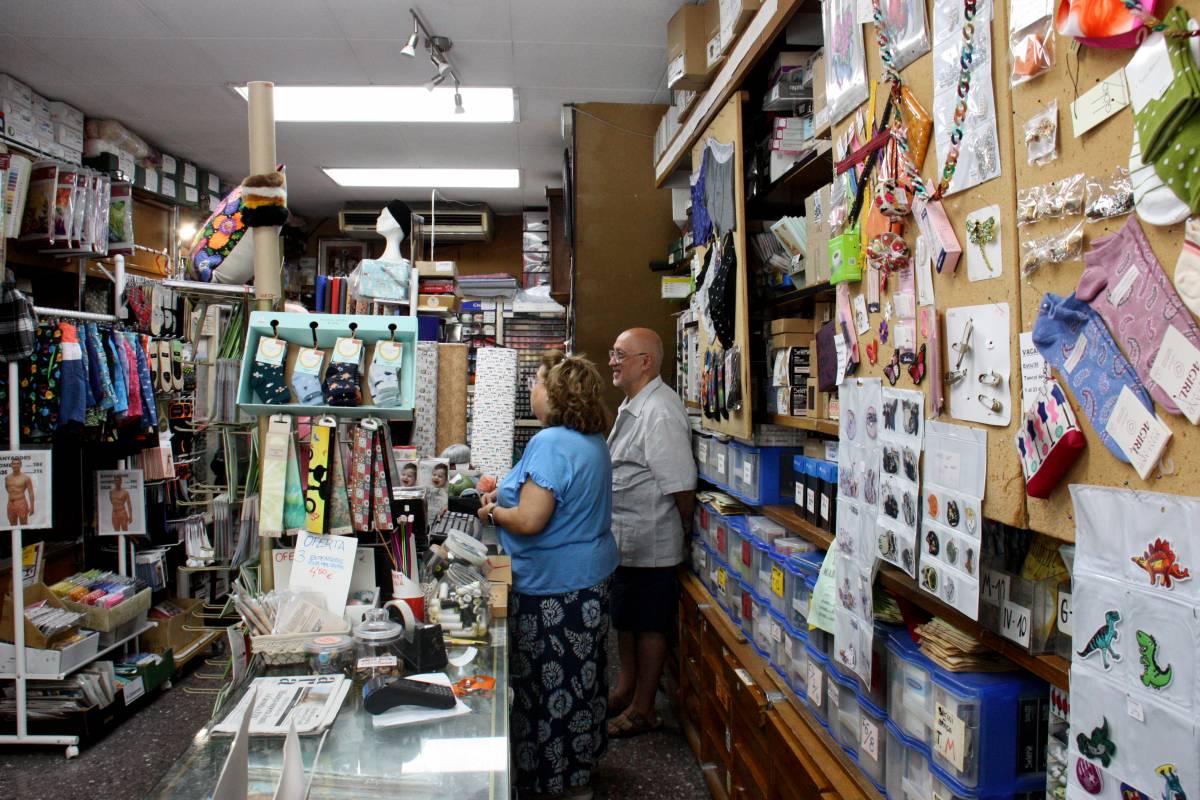 Deu anys de canvis a Barcelona: un de cada quatre comerços tradicionals ha tancat