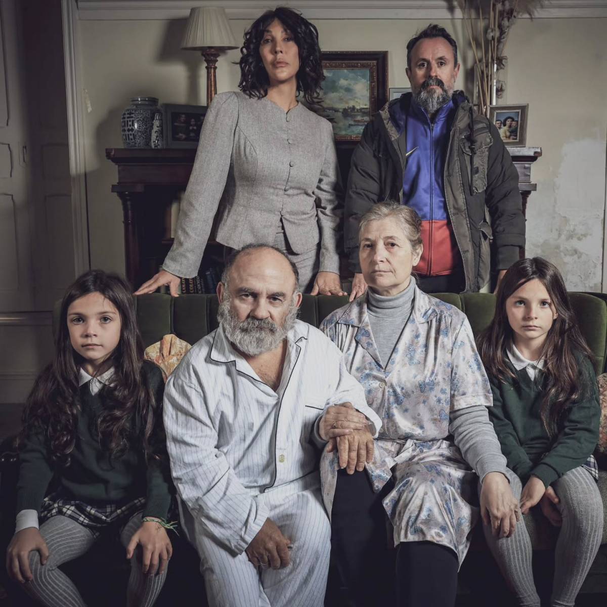 Caye Casas (a dalt a la dreta), acompanyat dels protagonistes del curtmetratge “Amor de Padre” - Caye Casas (a dalt a la dreta), acompanyat dels protagonistes del curtmetratge “Amor de Padre”
