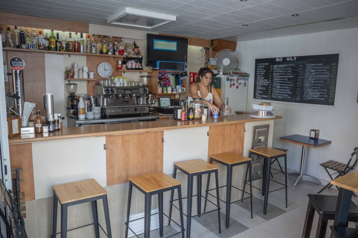 Un bar de quatre taules i mil històries: “És molt tranquil, molt familiar i molt de barri”
