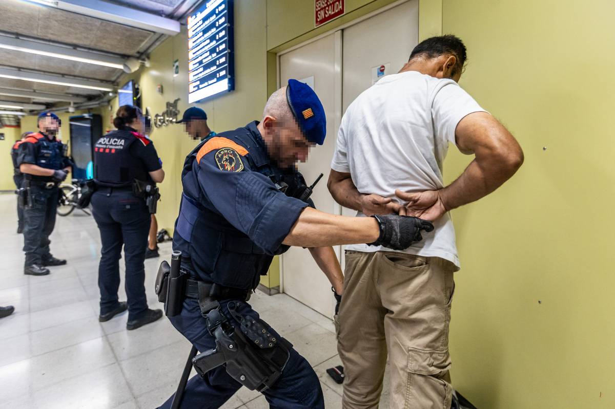 Operació Kanpai a l`estació de Sabadell Nord