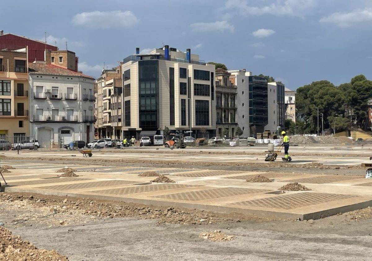 L'Ajuntament de Tortosa amplia el termini de les obres de l'aparcament dels terrenys de Renfe per la calor