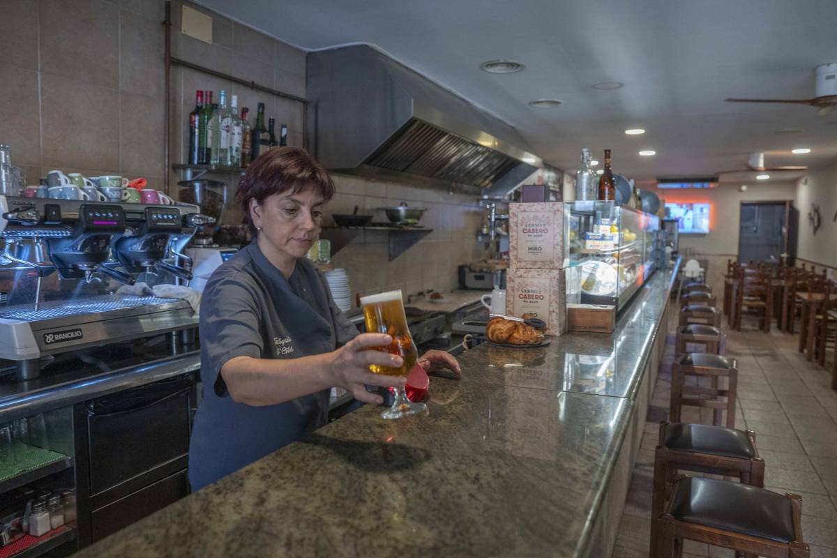 El redactor s’ha pres una canya a La Tasqueta de l’Ester, visitada cada dia per una clientela familiar - Nebridi Aróztegui