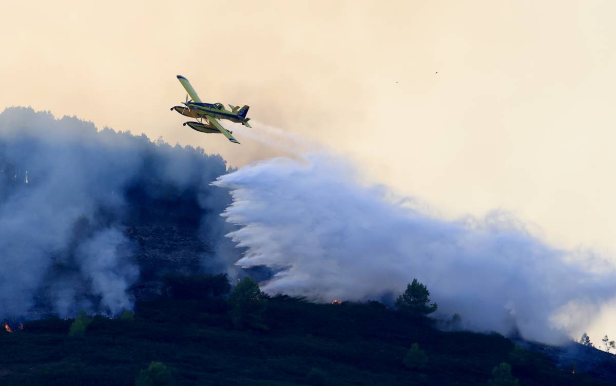 Els Bombers mantenen «bones previsions» per l'incendi de Castelló que ja afecta 700 hectàrees