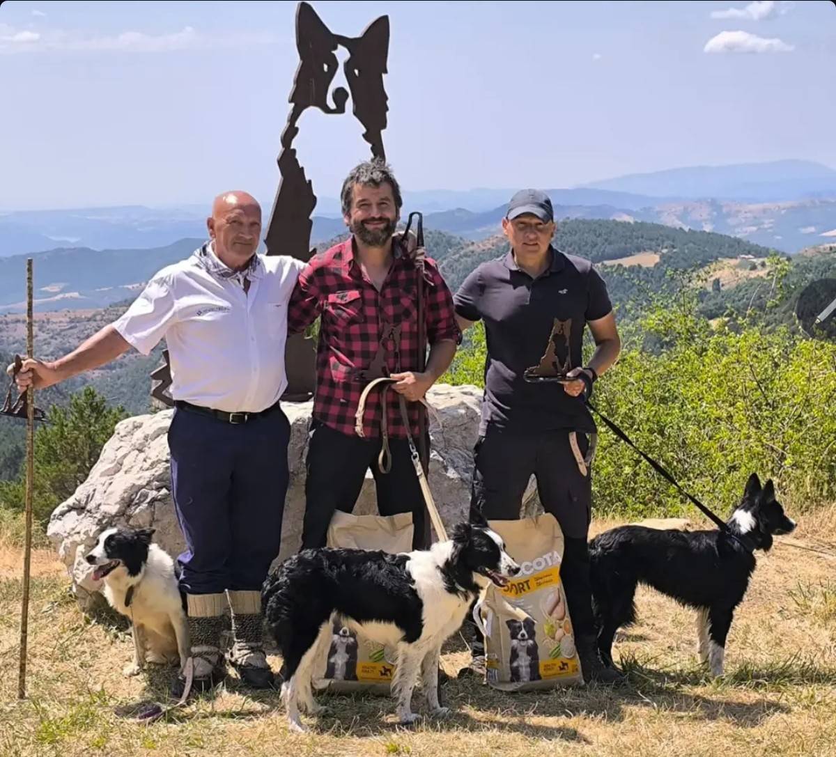 Podi del concurs de Gossos d`atura d`Odèn - Podi del concurs de Gossos d`atura d`Odèn
