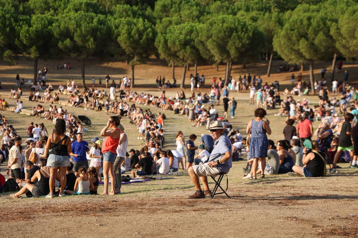 Màxima expectació a Sabadell per l’eclipsi: 