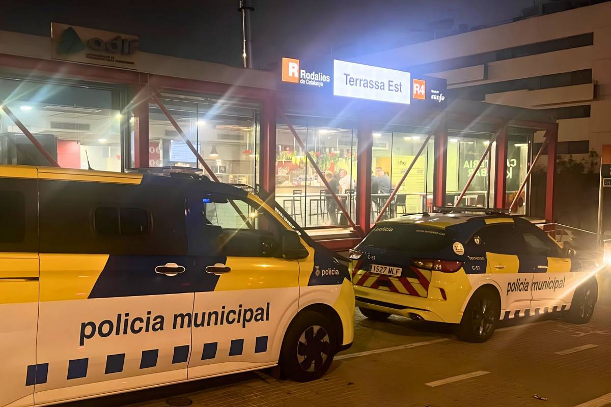 Quatre persones denunciades per tinença de drogues en un nou dispositiu policial a Terrassa