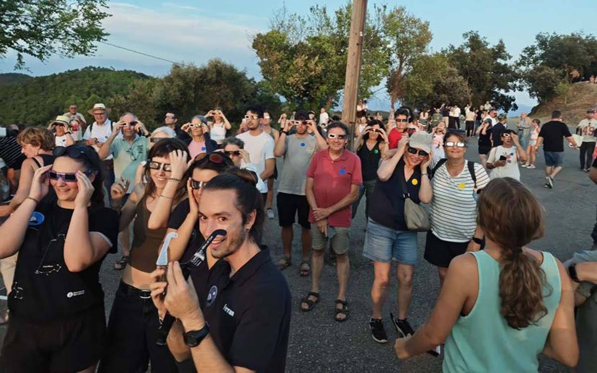 Castelltallat es bolca amb l'eclipsi de Sol, que oculta el 99,6% de l'astre
