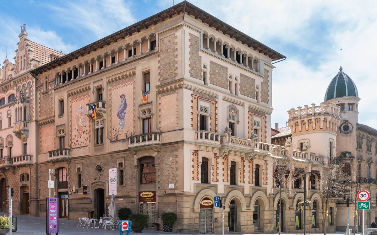La Casa Comella de Vic. - Wikimedia Commons La Casa Comella de Vic.