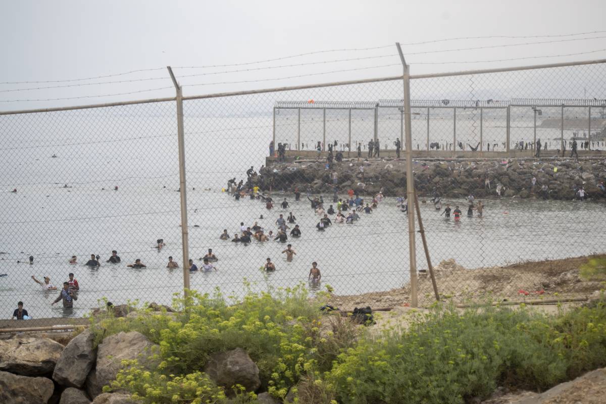 Espanya i Marroc reforcen la frontera amb Ceuta pels rumors d'una segona entrada massiva