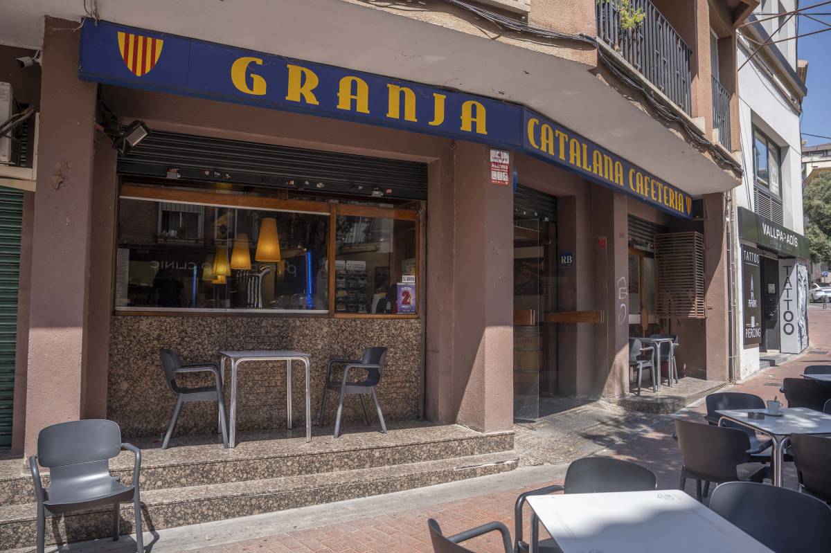 Un refrescant cafè amb gel, l’acompanyant perfecte per repassar el gairebé mig segle d’història de la Granja Catalana - Nebridi Aróztegui