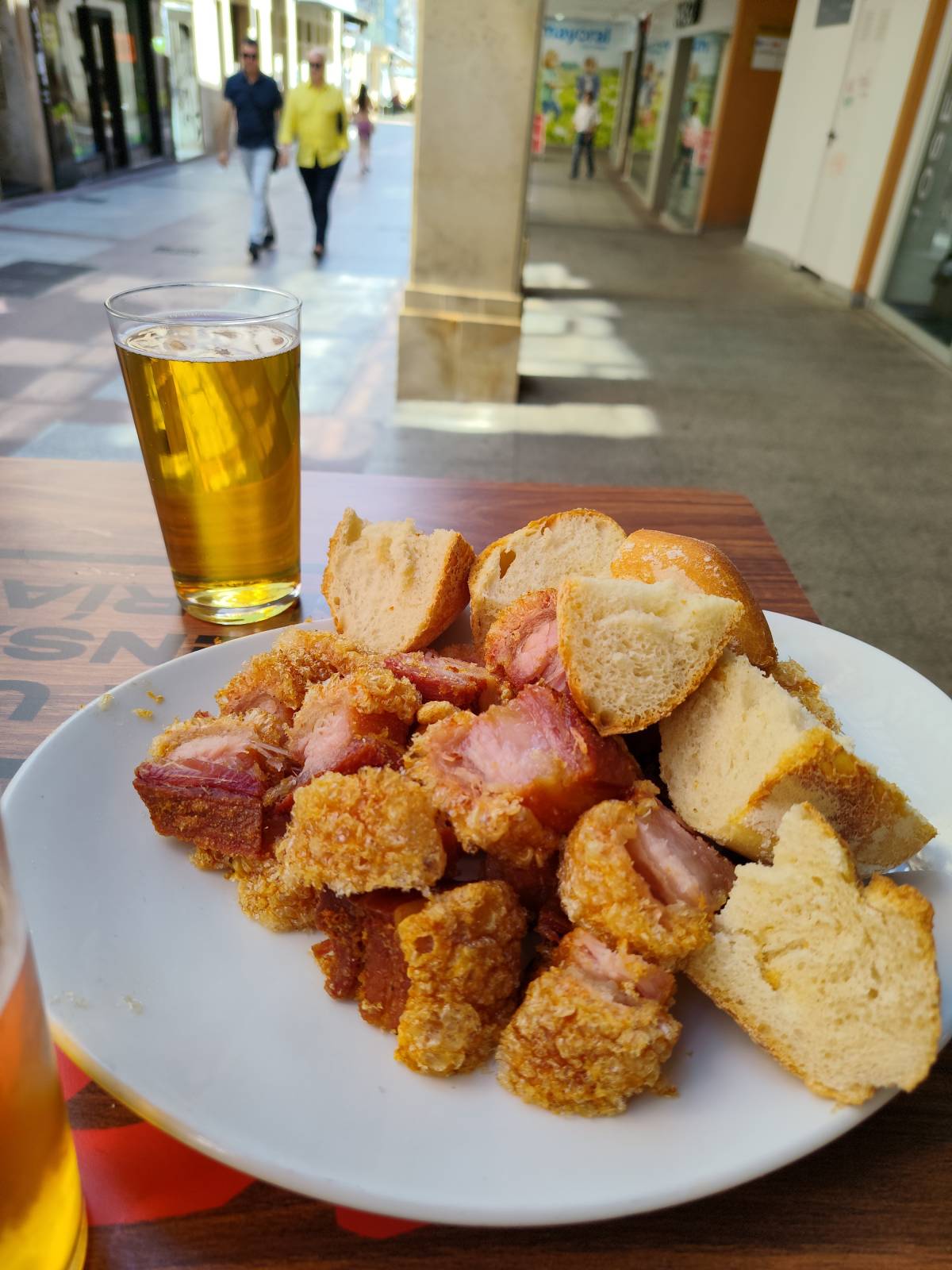 Una tapa de  - Carlos Serrano