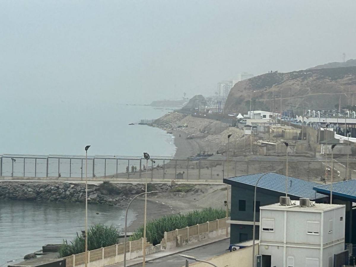 Marroc assegura haver impedit un intent de centenars de migrants d'arribar a Ceuta