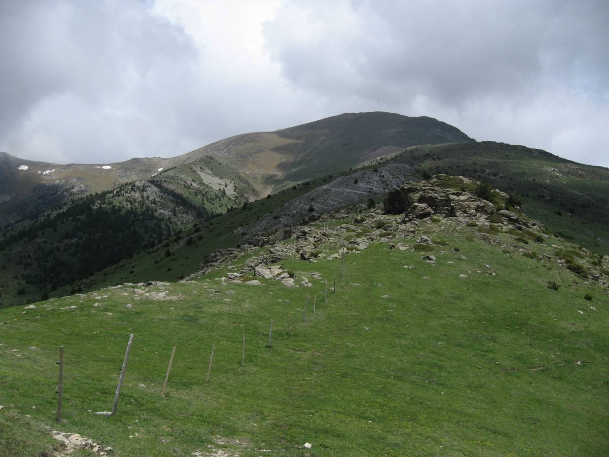 Un llamp fa caure un excursionista per un precipici de vuit metres a Setcases