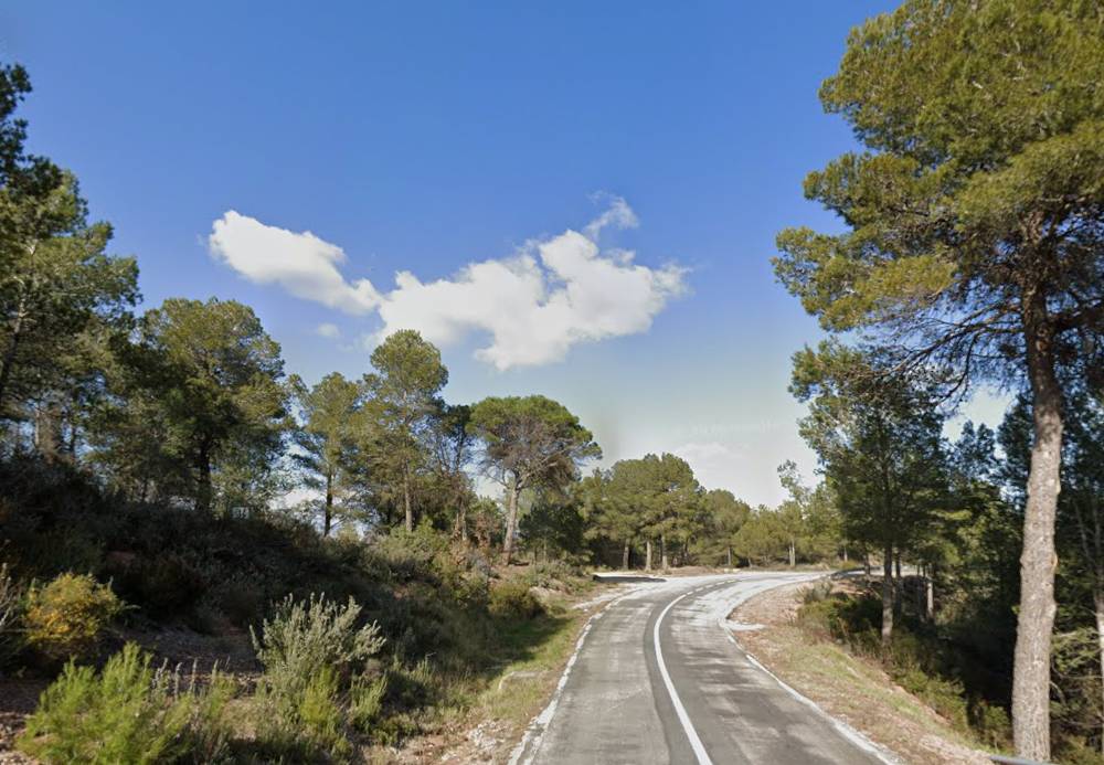 Mor el conductor d'un cotxe en sortir-se de la via a la C-37z a Manresa  
