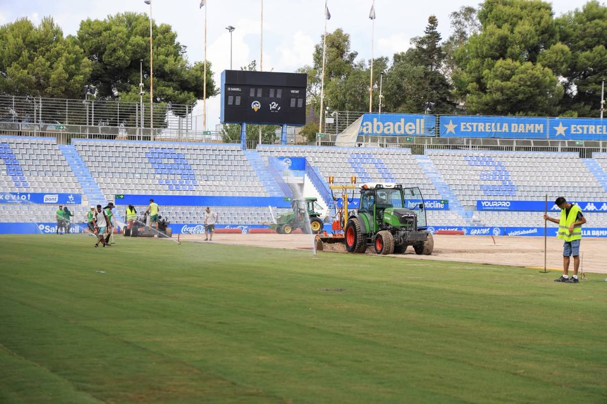 Les obres continuen a l`estadi creualtenc - Victor Castillo Les obres continuen a l`estadi creualtenc