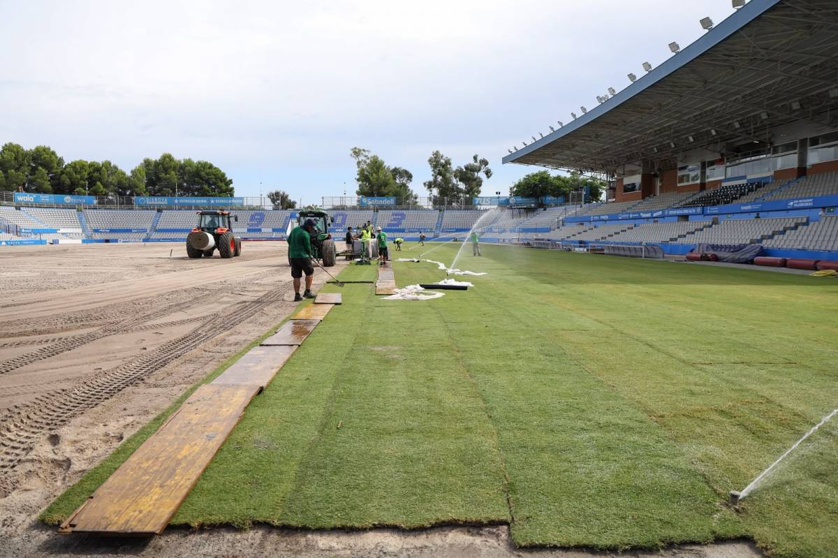 Les obres continuen a l`estadi creualtenc - Victor Castillo Les obres continuen a l`estadi creualtenc