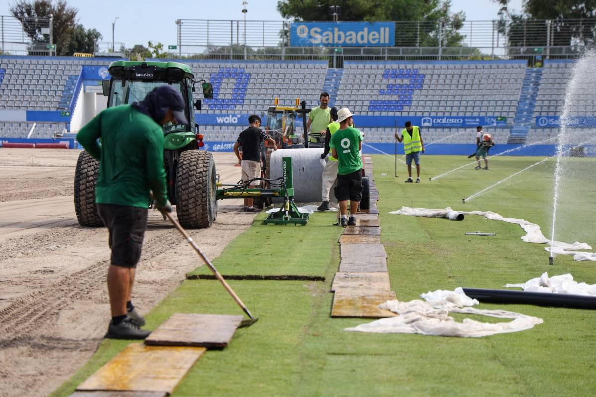 Les obres continuen a l`estadi creualtenc - Victor Castillo Les obres continuen a l`estadi creualtenc