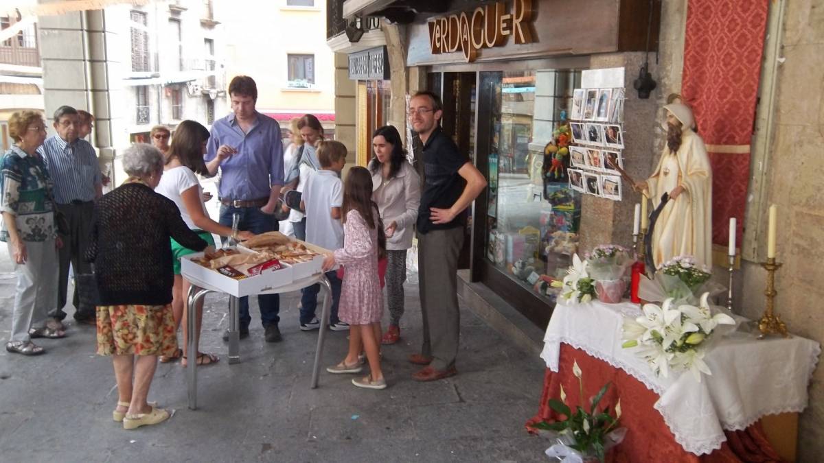 Tot a punt per la festa patronal del barri de Sant Serapi a Solsona