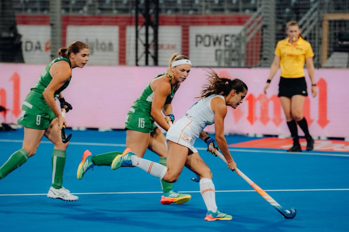 La selecció femenina derrota a Irlanda en l'estrena del Mundial