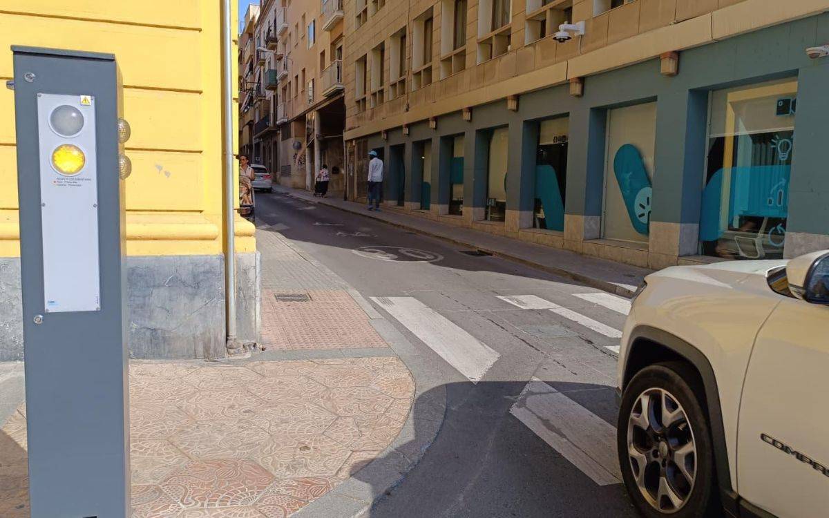 Inici imminent de la regulació del trànsit amb pilones intel·ligents al carrer del Doctor Robert de Reus