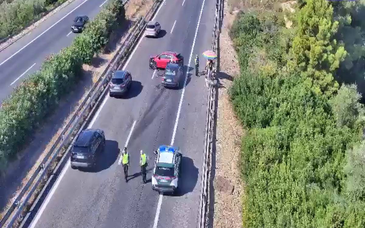 Vuit quilòmetres de retencions a l'AP-7 a l'Ampolla en sentit sud per un accident
