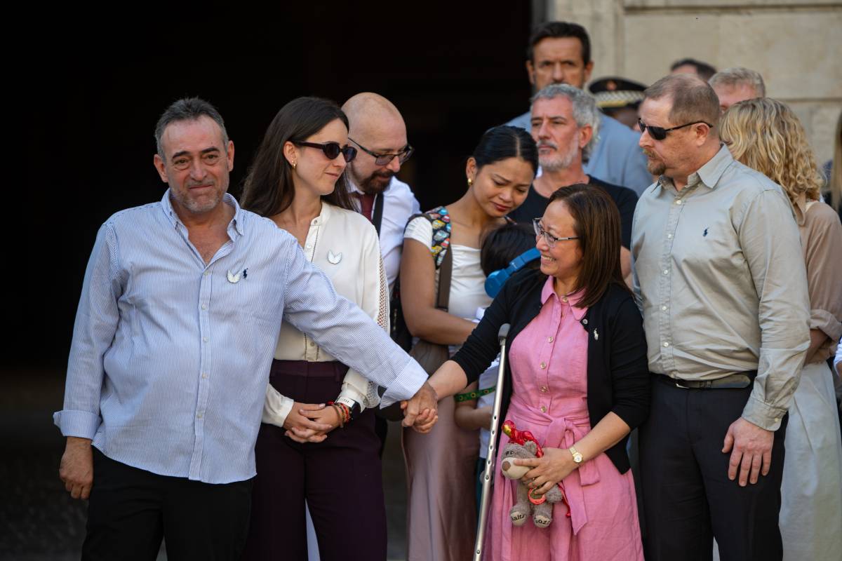 L'homenatge a les víctimes del 17-A a Barcelona pressiona el Congrés per la investigació dels atemptats
