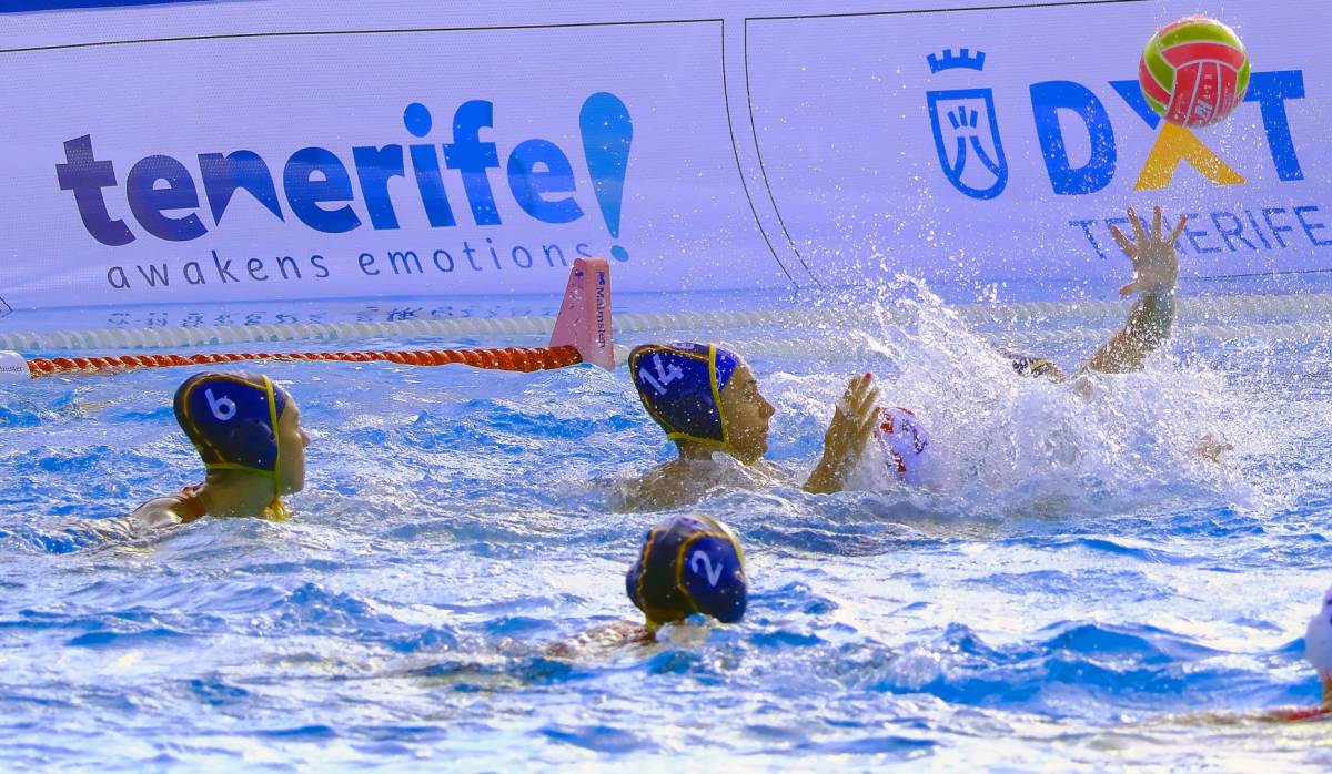 Còmoda golejada de la selecció espanyola sub-18 de waterpolo a Tenerife