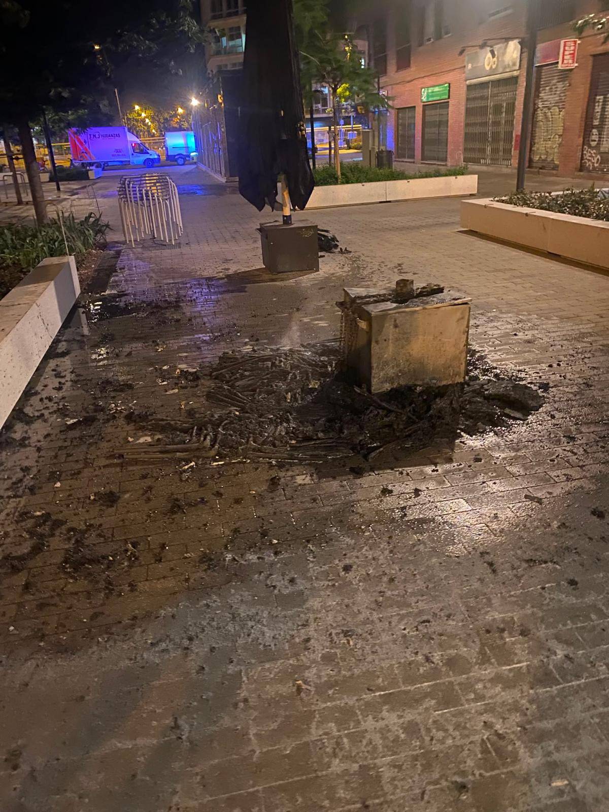 Investiguen un incendi en una terrassa del barri del Clot de Barcelona