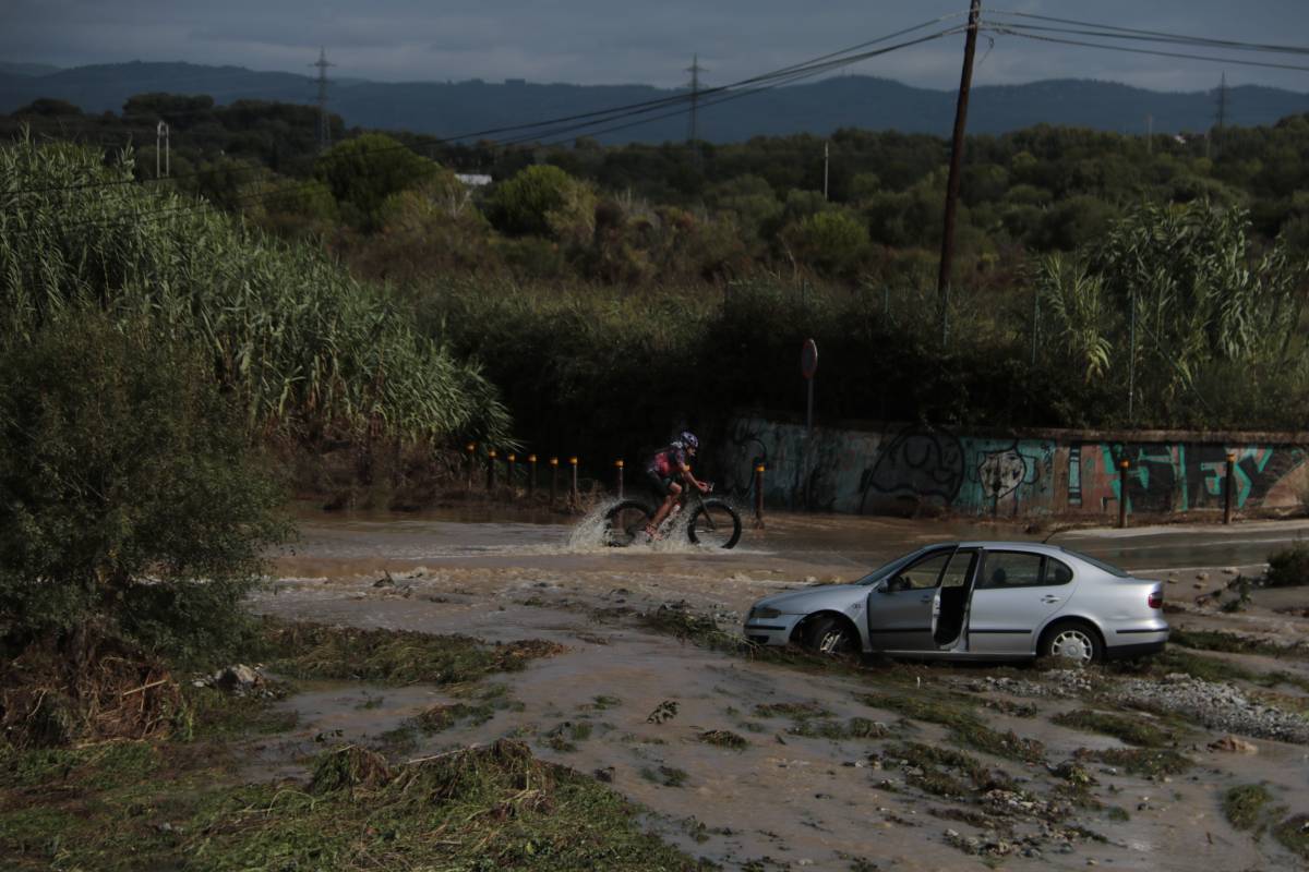 Protecció Civil manté l’alerta del pla Inuncat per tempestes intenses aquest diumenge