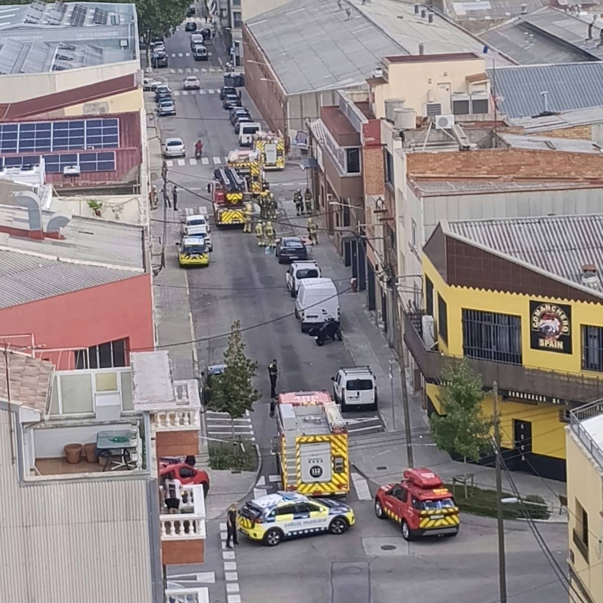 Ensurt a Sant Llorenç: Un patinet elèctric provoca un incendi a una nau industrial de Terrassa