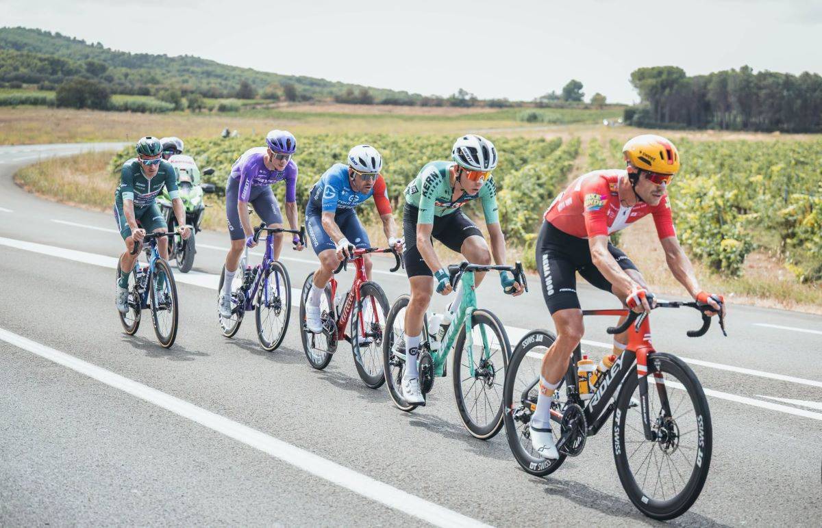 El ciclisme d'elit torna a l'Ebre després de tres dècades: detalls i anècdotes de la Vuelta