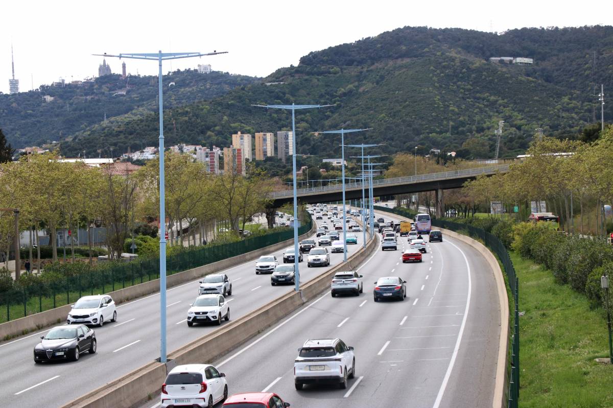 La ronda de Dalt reobre el carril tallat entre les sortides cinc i sis