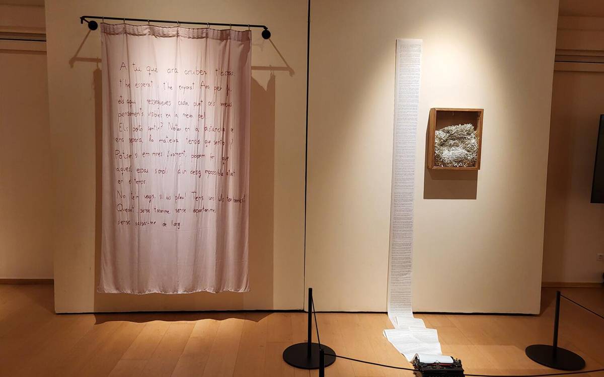 El Casino de Manresa estrena temporada amb una exposició que fusiona art i escriptura