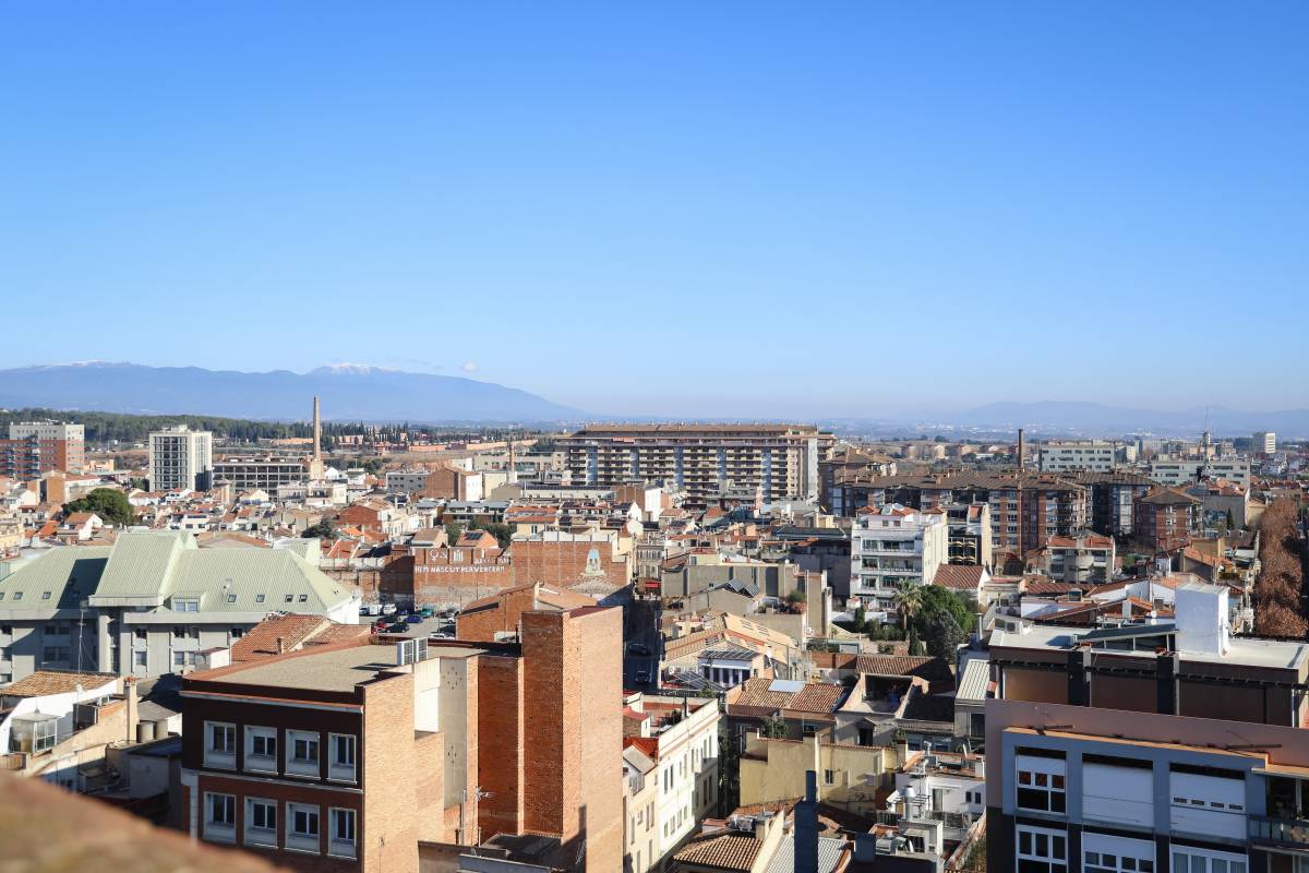 Organitzen visites guiades per conèixer el patrimoni arquitectònic local