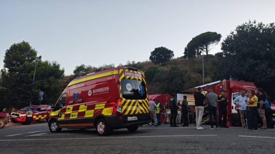 El foc envia el segon gran avís de l'estiu a Barcelona