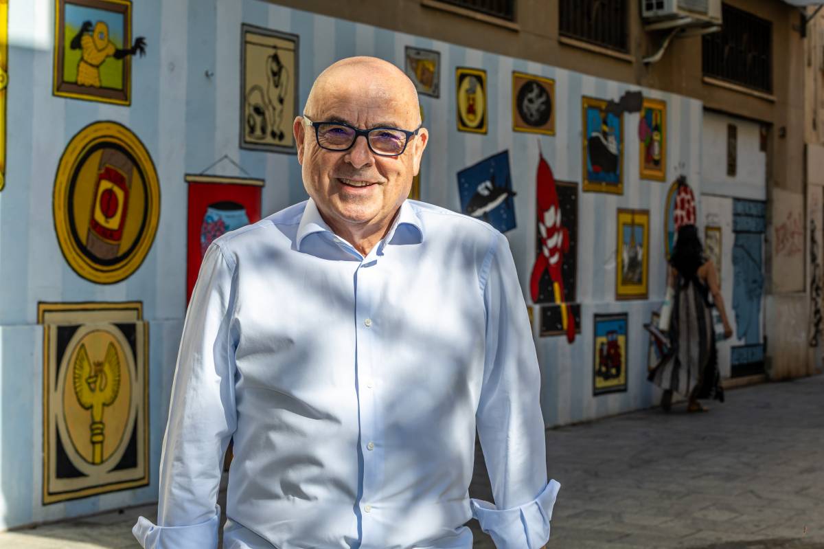 Un dia va aixecar el dit i ja no va parar d’explicar històries