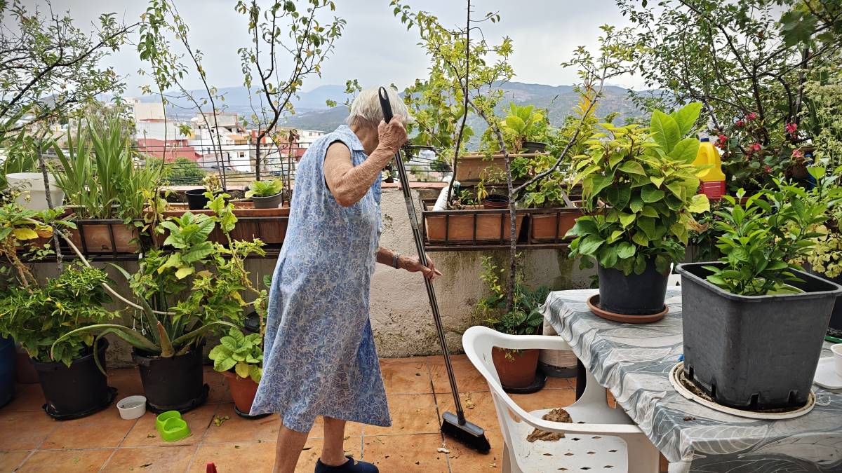 Les primeres cases de Barcelona amenaçades pel foc: «Tot era negre i no es podia respirar»